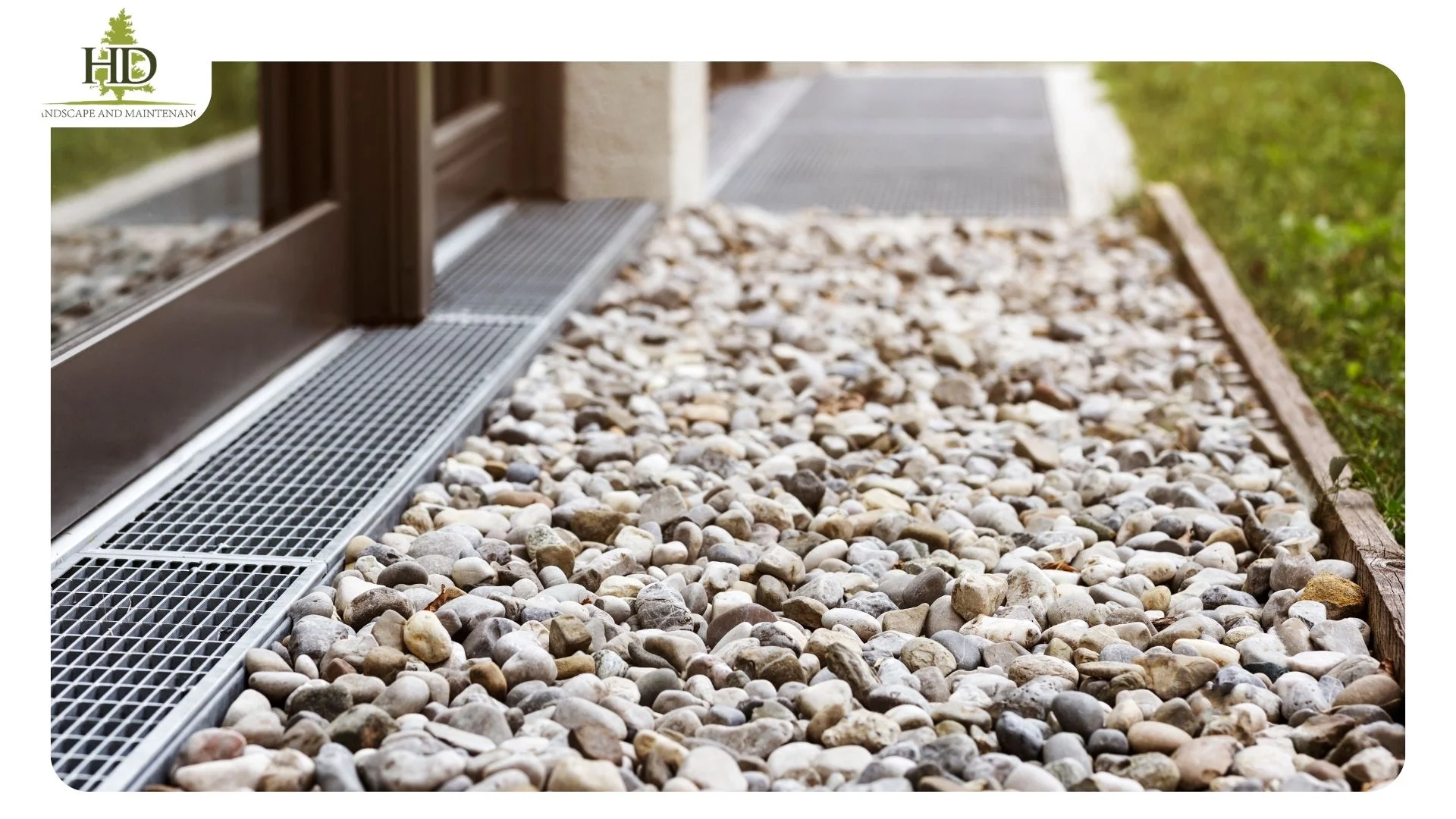Low retaining wall with fence above it near a street-facing property line in Lake Oswego, Oregon